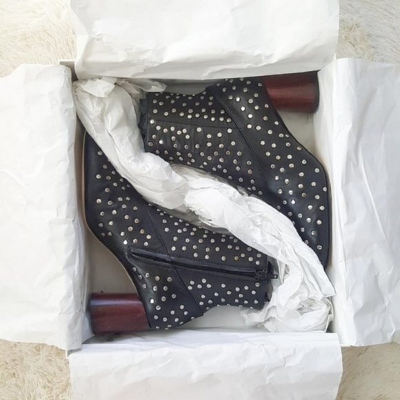 ❌ SOLD ❌ Helmut Lang Studded Black Ankle Boots - Picture 5 of 7
